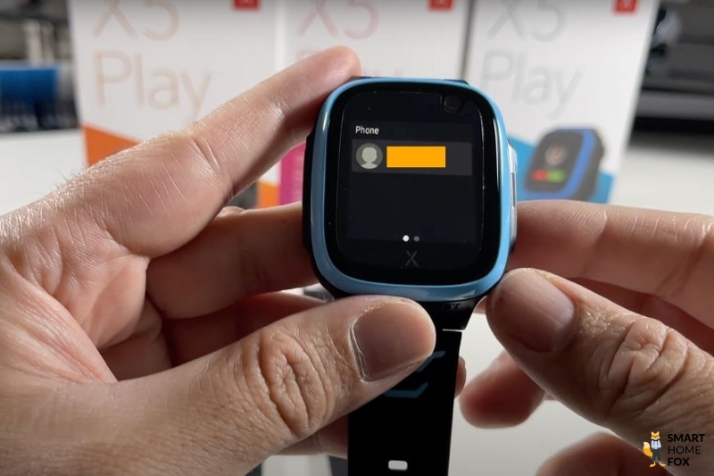 Man sieht die eingespeicherten Kontakte auf der XPLORA X5 Play.